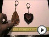 Посмотреть это видео на youtube.com Кожаный брелок ручной работы (Венгрия). ЦЕНА 6 ЕВРО, или $8. Вы можете сделать заказ на Е-mail: upgalateya@mail.ru Если вы оплачиваете заказ