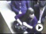 Посмотреть это видео на youtube.com в Сургуте он и она получили по чужому номерку шубу в гардеробе.