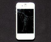 iPhone 4s упал и треснул экран